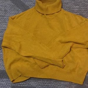 H&M Mustard Sweater Size Medium